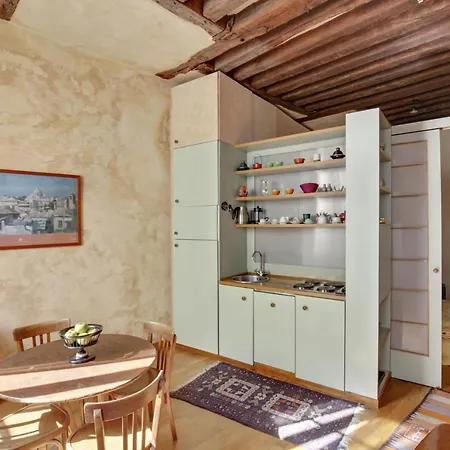 Appartement Saint Paul, Rue Des Rosiers - Id 24 Parijs